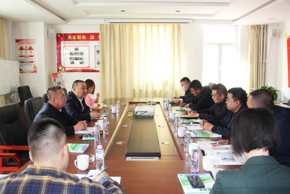 內(nèi)蒙古自治區(qū)公安廳環(huán)食藥偵總隊(duì)與呼和浩特市公安局環(huán)食藥偵支隊(duì)一行到協(xié)會調(diào)研