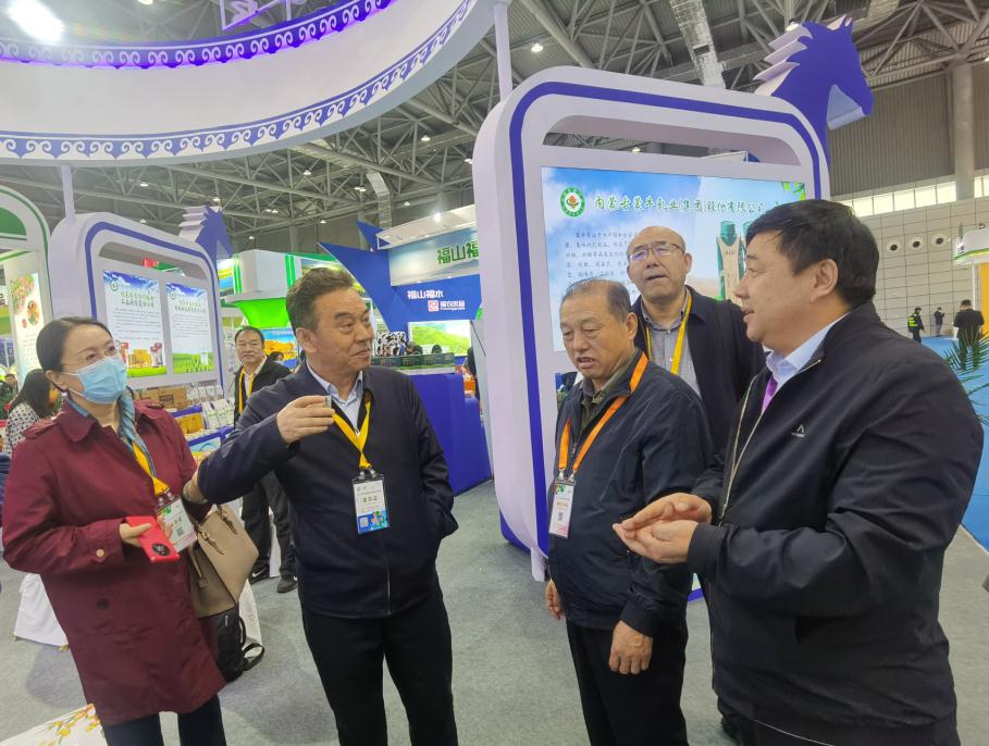 內(nèi)蒙古1400多種有機(jī)、綠色農(nóng)畜產(chǎn)品亮相中國綠色食品博覽會(huì)和中國國際有機(jī)食品博覽會(huì)